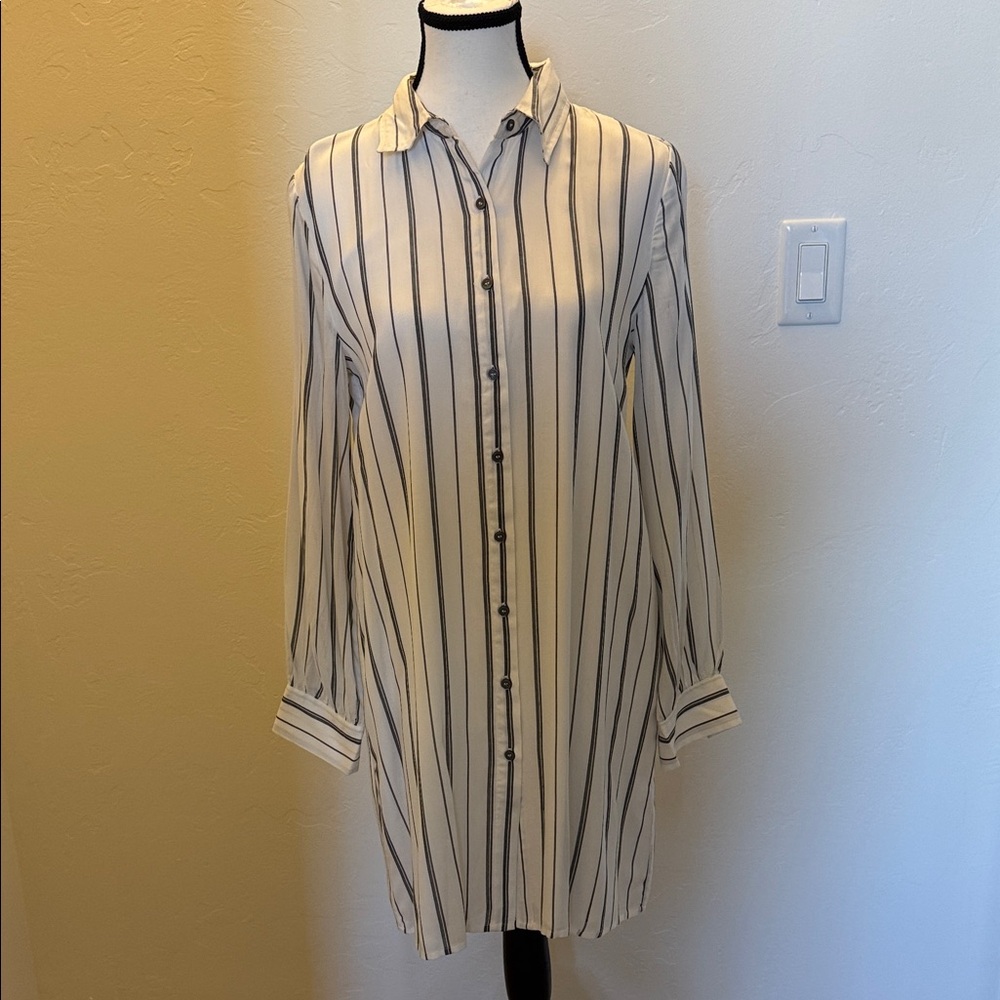 cupcakes & cashmere White and Grey Striped Button-Front Blouse